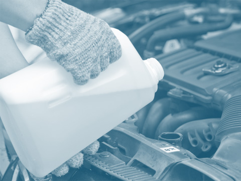 Kühlflüssigkeit beim Auto prüfen und nachfüllen — Carhelper